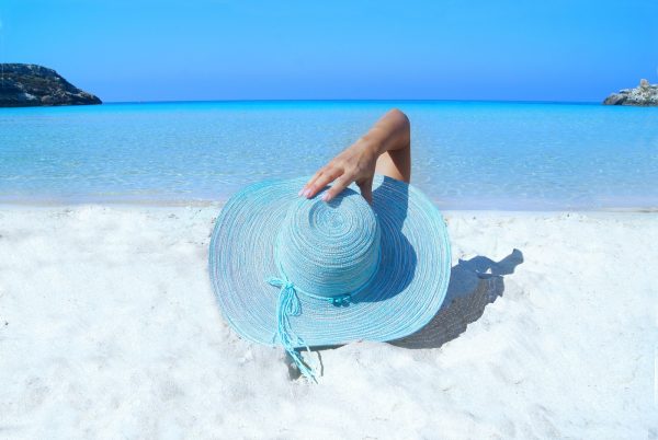 Solhatt på stranden.
